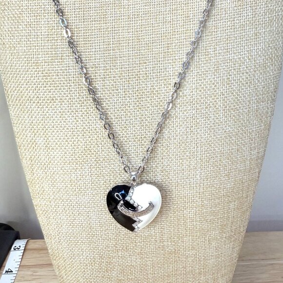 Juicy Couture Black & White Heart Pendant Necklace With Rhinestones On Silver - Picture 1 of 10